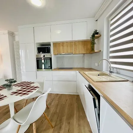 Dendro Apartment-free Parking