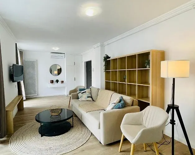 Dendro Apartment-free Parking